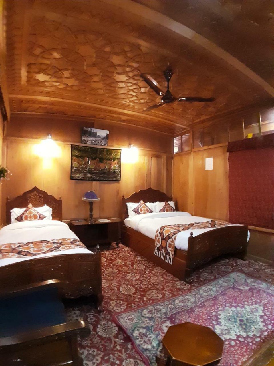The Badyari Palace Houseboats Σριναγκάρ Εξωτερικό φωτογραφία