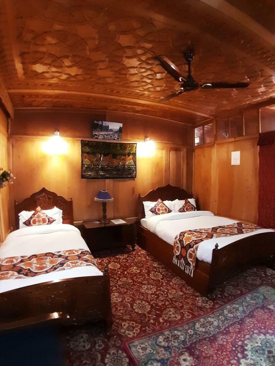 The Badyari Palace Houseboats Σριναγκάρ Εξωτερικό φωτογραφία